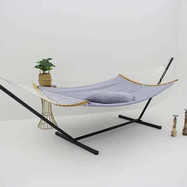 How To Enjoy Leisure Time Outdoors? The Answer Lies in This Outdoor Hammock!